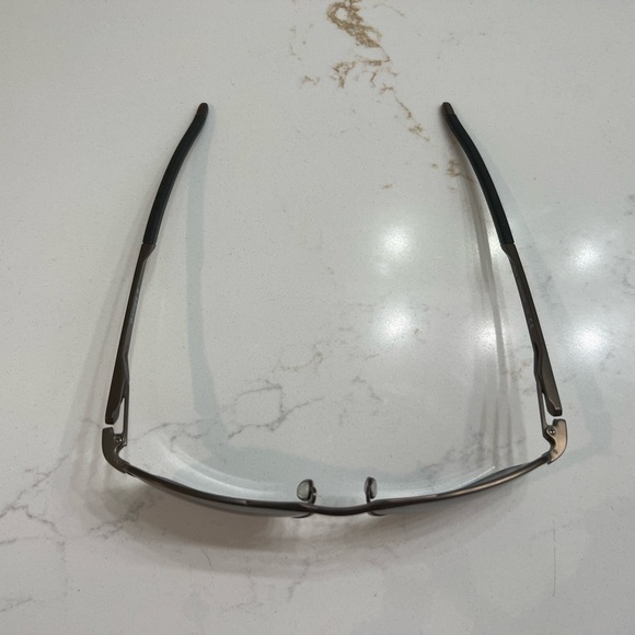 COPY - Oakley polarized sunglasses - Picture 2 of 4